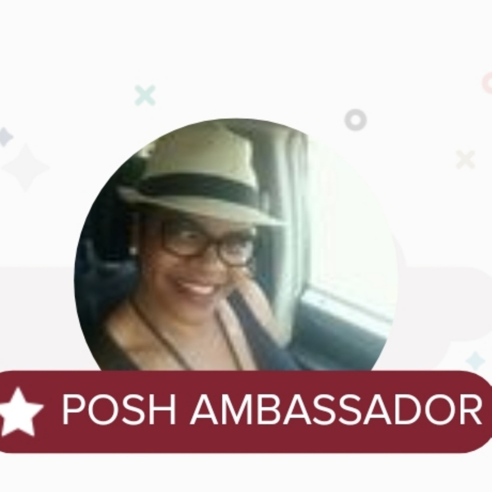 🌟 I am a Poshmark Ambassador🌟